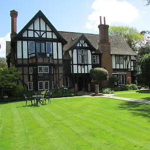 Гостевой дом Tudor Grange